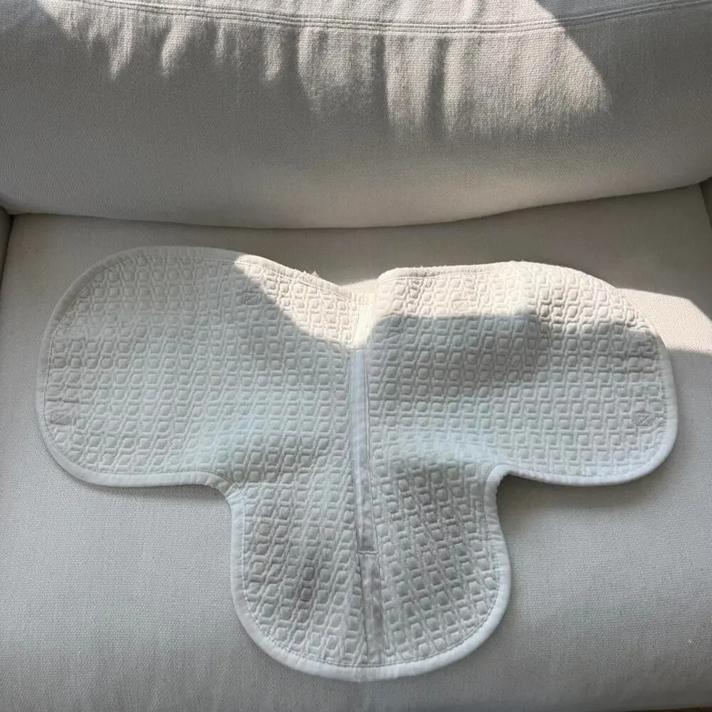Mattes white quilted english saddle